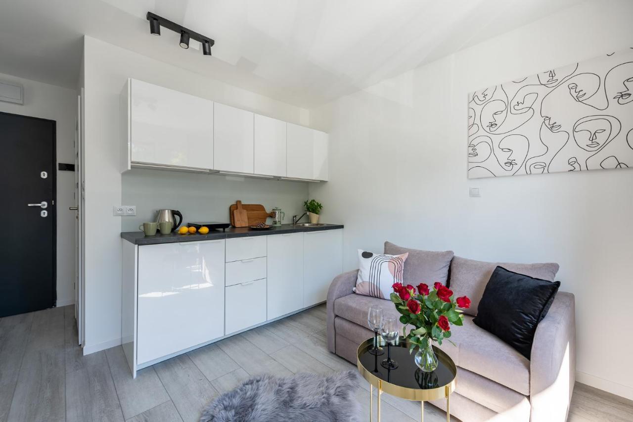 ורשה Batorego 220 - 450M Stacja Metra Pola Mokotowskie, 800M Biblioteka Narodowa - 20M Piekny Park Pola Mokotowskie - 800M Do Sgh - Wifi - Smart Tv - Good Apartments מראה חיצוני תמונה